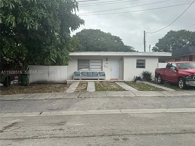 1032 SW 10th Street Miami FL
