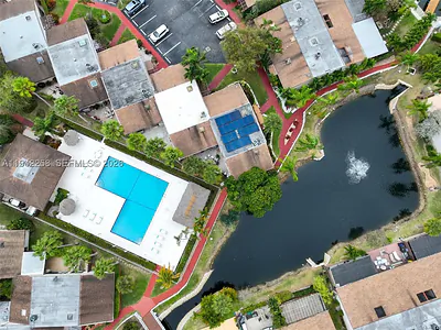 2753 S Parkview Dr Hallandale Beach FL