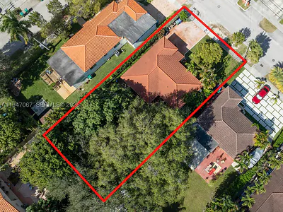 2830 SW 17th St Miami FL