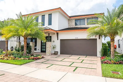 8981 NW 154th Ter 8981 #8981 Miami Lakes FL