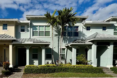 3973 Poinciana Ln Hollywood FL