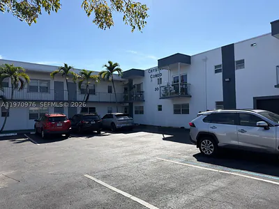 30 SE 4th Avenue 103, Hallandale Beach, FL 33009 #103 Hallandale Beach FL