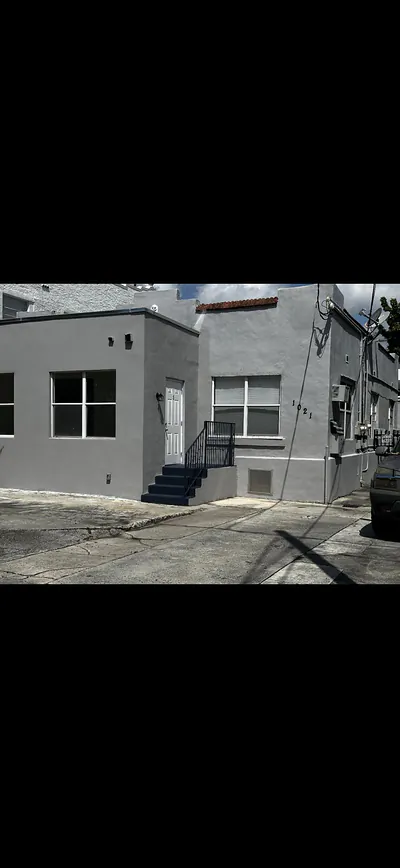 1021 SW 5th Street, Miami, FL 33130 Miami FL