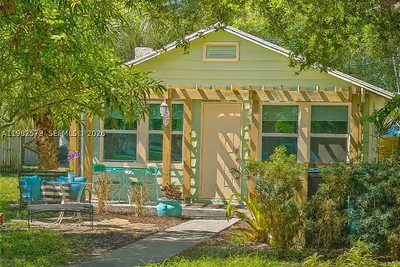 213 N E St Lake Worth FL