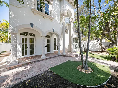 827 SE 2nd Court, Fort Lauderdale, FL 33301 Fort Lauderdale FL