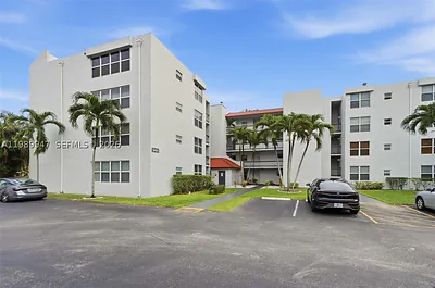 9421 Evergreen Pl 103 #103 Davie FL