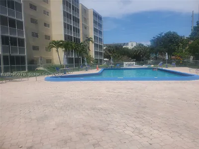 319 NE 14th Ave 207 #207 Hallandale Beach FL