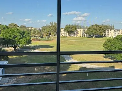 9421 Evergreen Pl 403 #403 Davie FL