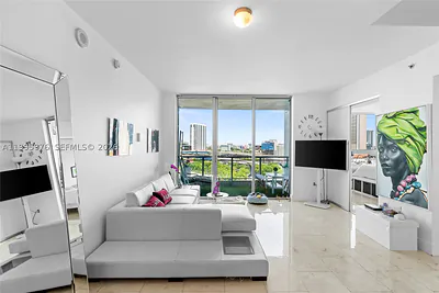 90 SW 3rd St 1209 #1209 Miami FL