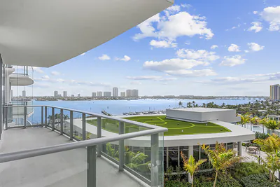 220 Lake Shore Drive 811, Lake Park, FL 33403 #811 Lake Park FL