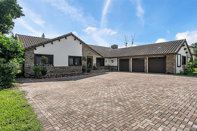 6252 NW 65th Ter Parkland FL