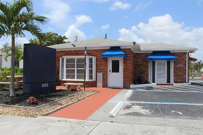 1315 N Dixie Highway 4, Lake Worth Beach, FL 33460 #4 Lake Worth Beach FL
