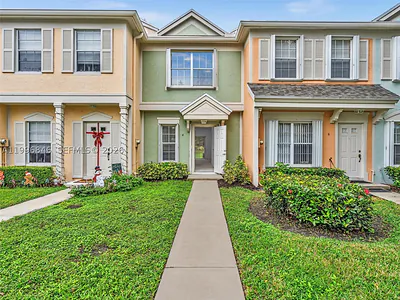 8 Key West Ct 8 #8 Weston FL