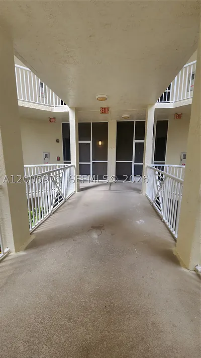 3600 Oaks Clubhouse Dr 206 #206 Pompano Beach FL