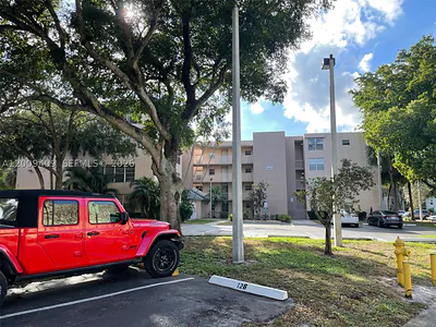 9471 Evergreen Pl 401 #401 Davie FL