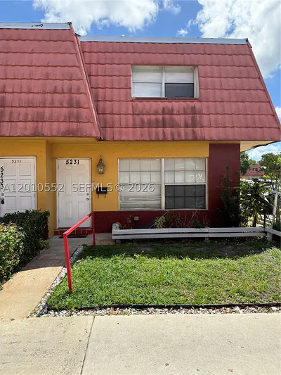 5231 NW 27th St 8A #8A Lauderhill FL