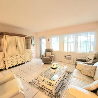 164 Sheffield G, West Palm Beach, FL 33417 West Palm Beach FL