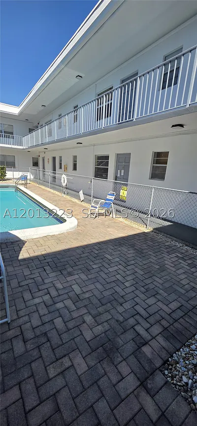 30 SE 4th Ave 115 #115 Hallandale Beach FL