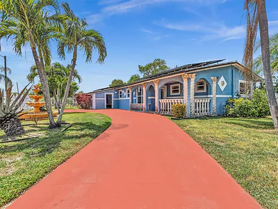 4301 NW 185th St Miami Gardens FL