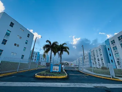 CHALETS DE SAN PEDRO SAN GABRIEL 402 #402 Fajardo PR
