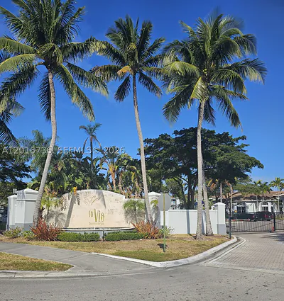 9610 NW 2nd St 8-203 #8-203 Pembroke Pines FL
