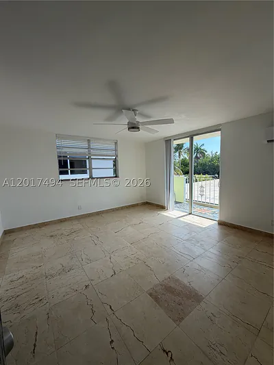 915 Jefferson Ave 4F #4F Miami Beach FL