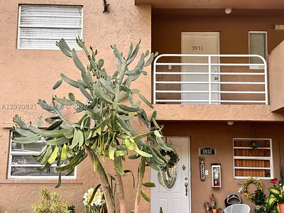 5953 W 28th Ave 24 #24 Hialeah FL