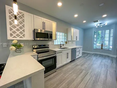 1261 Hayes St Hollywood FL