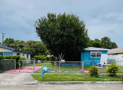 1344 W 10th St Riviera Beach FL