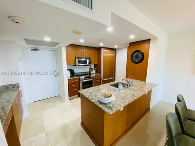 10275 E Collins Ave 324 #324 Bal Harbour FL