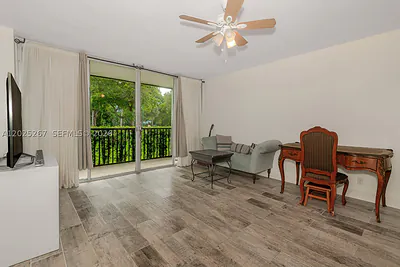 3401 N Country Club Dr 117 #117 Aventura FL