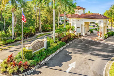 7542 Bristol Cir Naples FL