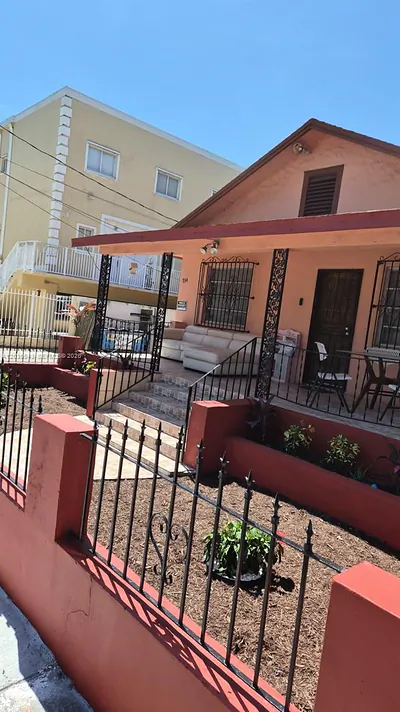 934 SW 3rd Street, Miami, FL 33130 Miami FL