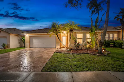 376 E Royal Cove Circle Davie FL