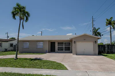 11500 NW 35th Place Sunrise FL