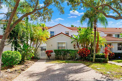 1551 Seagrape Way Hollywood FL