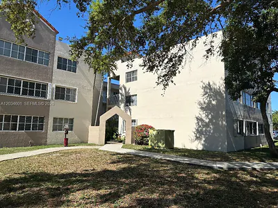 6175 NW 186th Street 110, Hialeah, FL 33015 #110 Hialeah FL