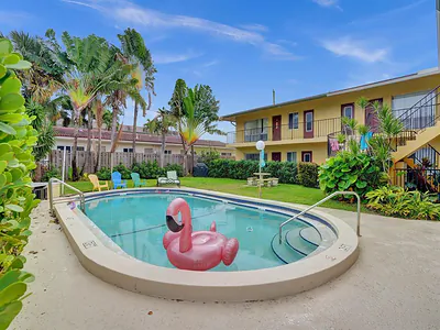 2190 SE 5th Street 4-a #4-a Pompano Beach FL