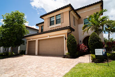 8665 E Baypoint Circle Parkland FL