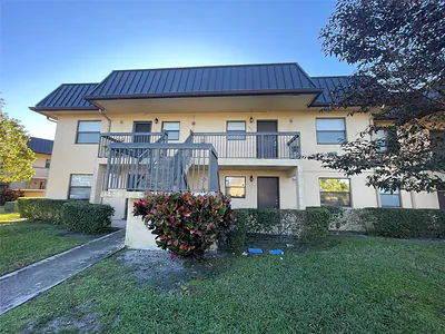 143 NW 93rd Avenue 202 #202 Pembroke Pines FL