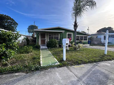 925 W 3rd Street Riviera Beach FL