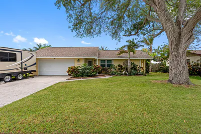 13440 RUSTIC PINES BOULEVARD S Seminole FL
