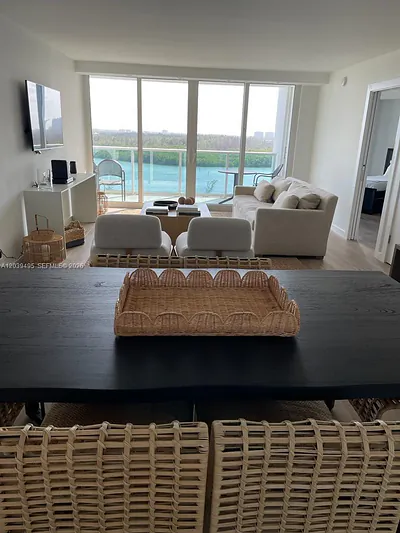 100 Bayview Drive 1521, Sunny Isles Beach, FL 33160 #1521 Sunny Isles Beach FL