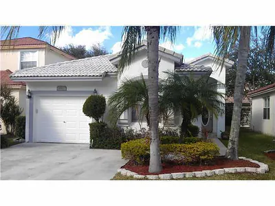 4967 Pelican Manor Coconut Creek FL