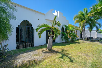 225 SANTA ISIDRA L CALLE B Fajardo PR