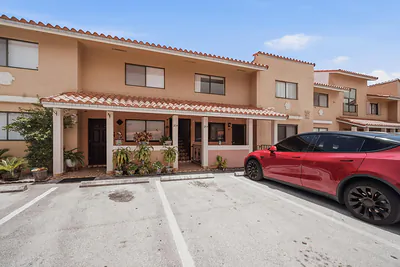 2710 W 60th Place 205, Hialeah, FL 33016 #205 Hialeah FL