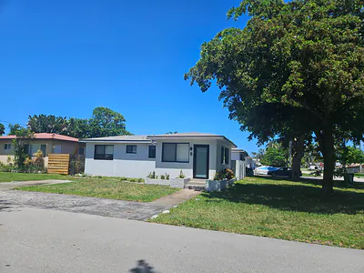 1401 N 16th Court Hollywood FL