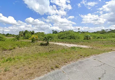 523 Independence Drive , FL