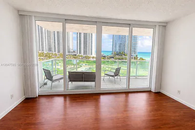 100 Bayview Drive 911, Sunny Isles Beach, FL 33160 #911 Sunny Isles Beach FL